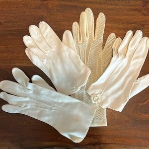 Set of 4 Vintage gloves